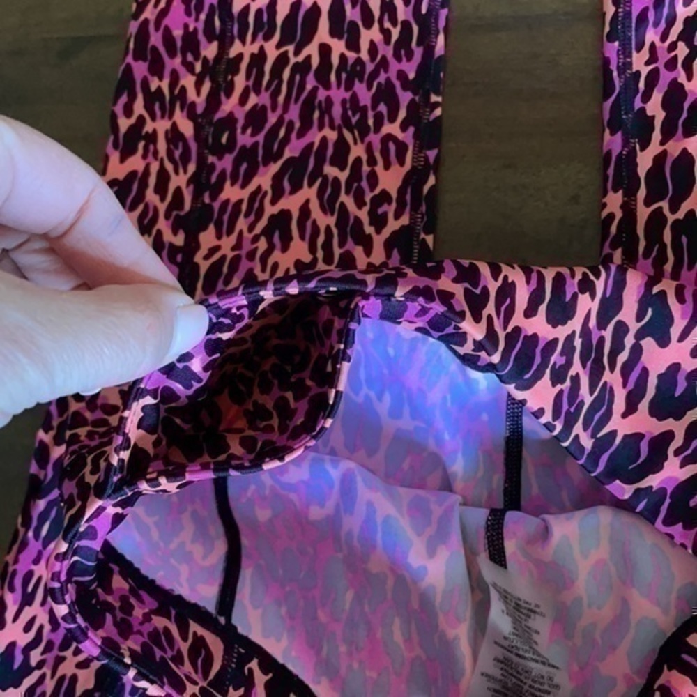 Betsey Johnson performance Crops xs - Picture 7 of 7